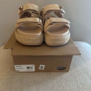 Steve Madden Beige Raffia Platform Sandals